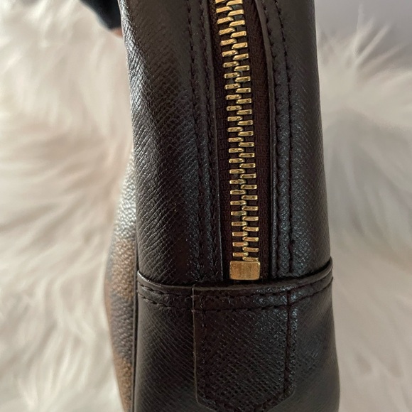 Authentic Louis Vuitton Makeup Bag - Picture 4 of 11